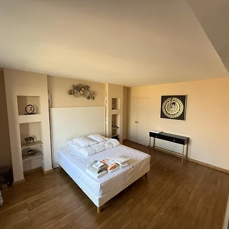 Du Château De Casa de hóspedes *